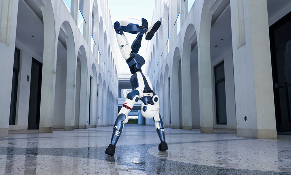 UniTree R1 Humanoid Robot 1.2M Tall!